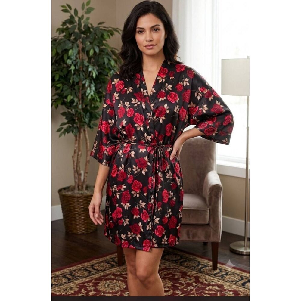 Gilligan & O'Malley Robe Sz XL  Black with Red Roses